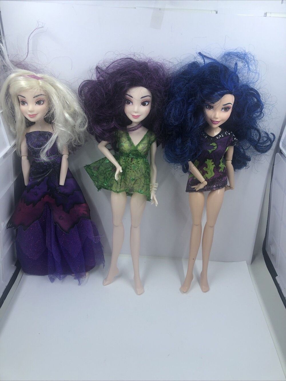 Disney Descendants Mal Doll Lot Hasbro 2014 – 3 Dolls + Outfits (Blue Hair, WORK